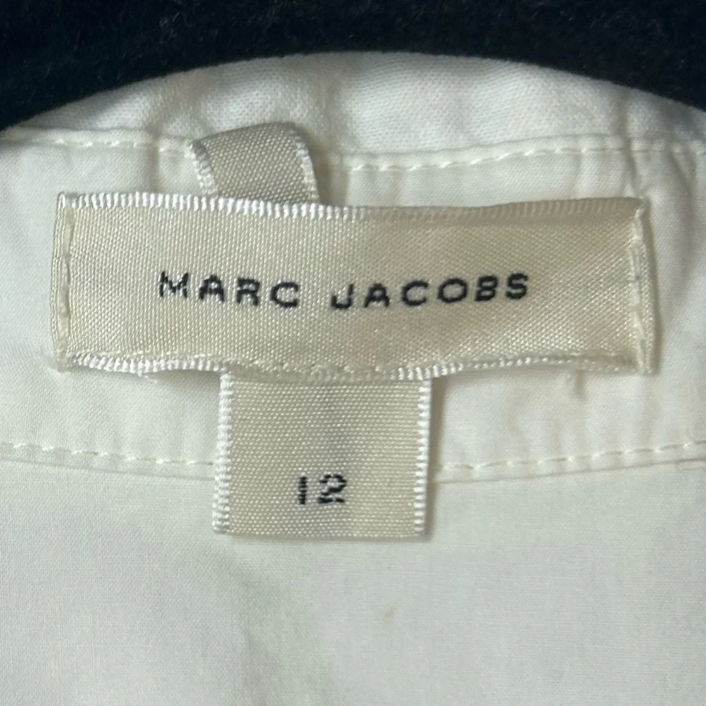 Marc Jacobs White Shirt with Pink Flamingo Pattern & Rhinestones. - Picture 4 of 11